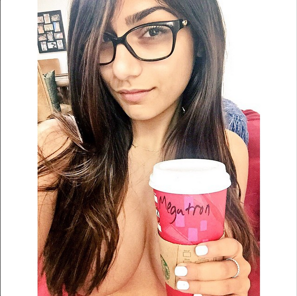 Mia Khalifa Qorn In Brazzers - 21-Year-Old Porn Star Who Wore Hijab During Sex Now Receiving ...