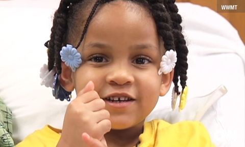 4-year-old Calise Manning saves her mom's life with a 911 call.