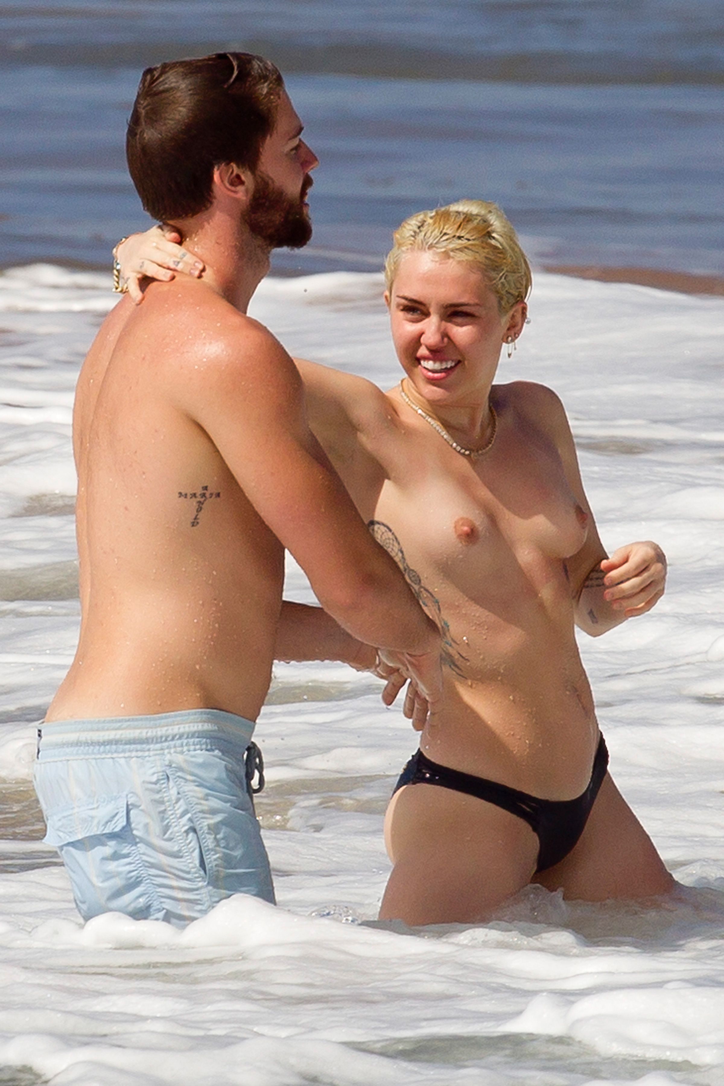 Miley Cyrus Tits Out