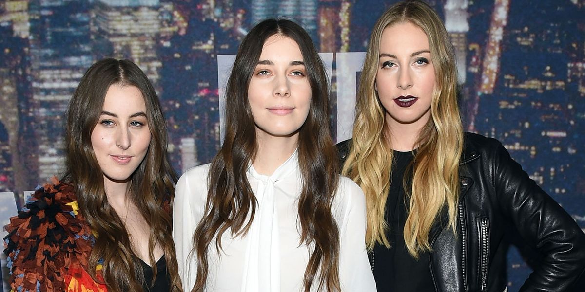 The Haim Sisters Say Taylor Swift Is a Carrie Bradshaw