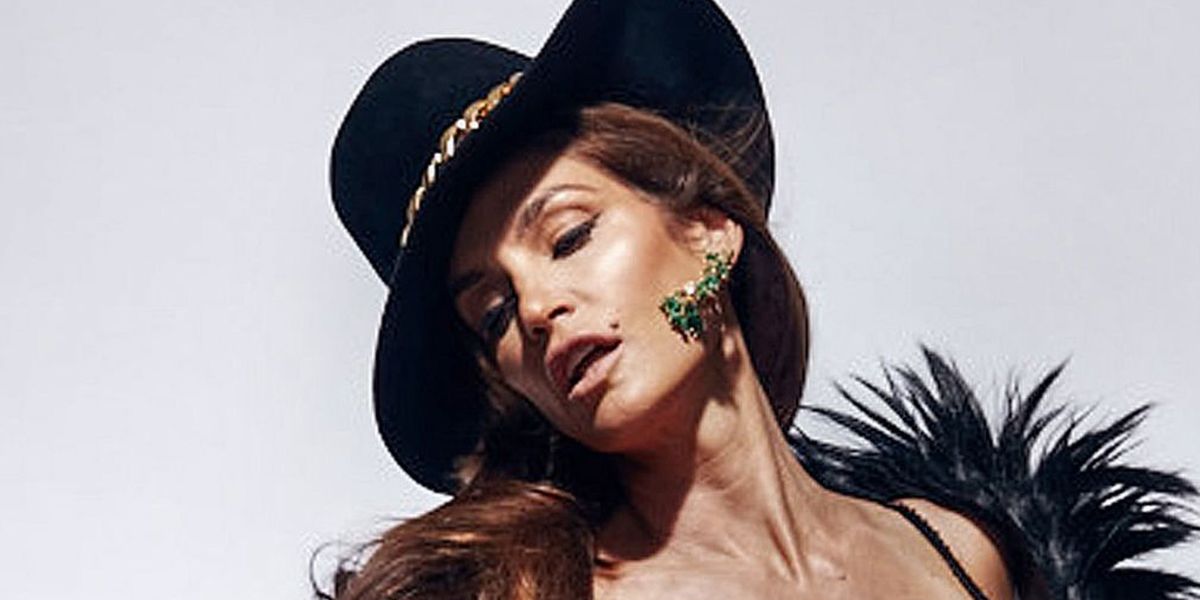 See The Unretouched Photo Of Cindy Crawford That Has The Entire