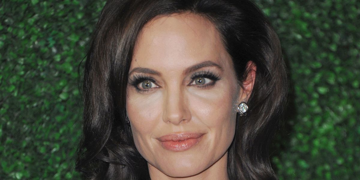 Angelina Jolie Has Ovaries Removed Over Cancer Fears