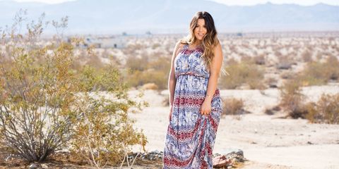 Dress, Street fashion, People in nature, Beauty, One-piece garment, Day dress, Photo shoot, Fawn, Long hair, Portrait photography, 