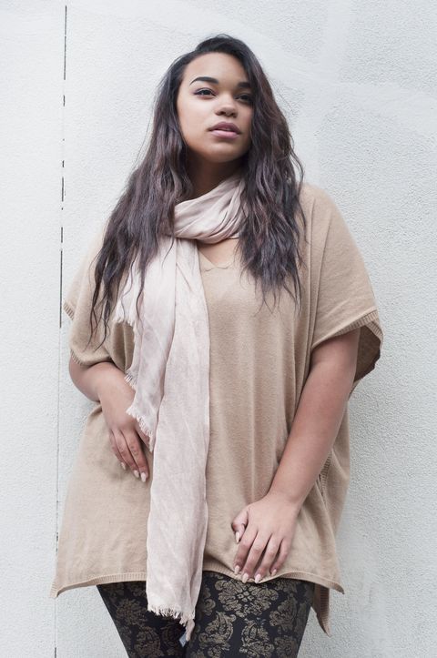 Sleeve, Shoulder, Joint, Neck, Grey, Street fashion, Long hair, Chest, Tights, Fashion model, 