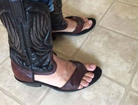 vigtigste håndflade Lager Cowboy Boot Sandals Are the Most Bizarre Thing to Ever Happen to Fashion