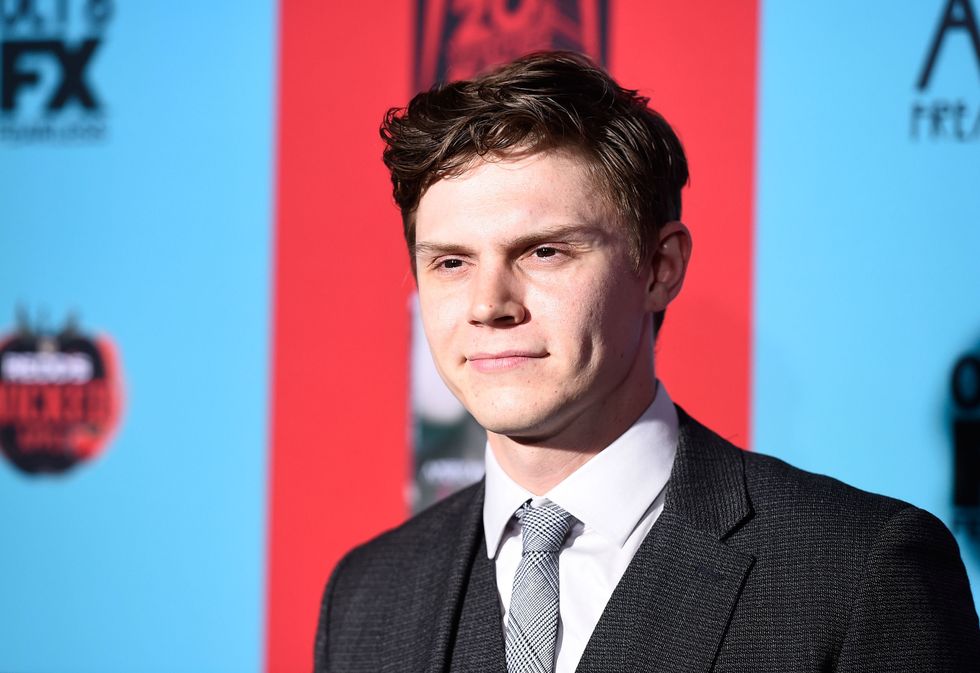 A Newly Single Evan Peters Explains What It Takes to Date Him