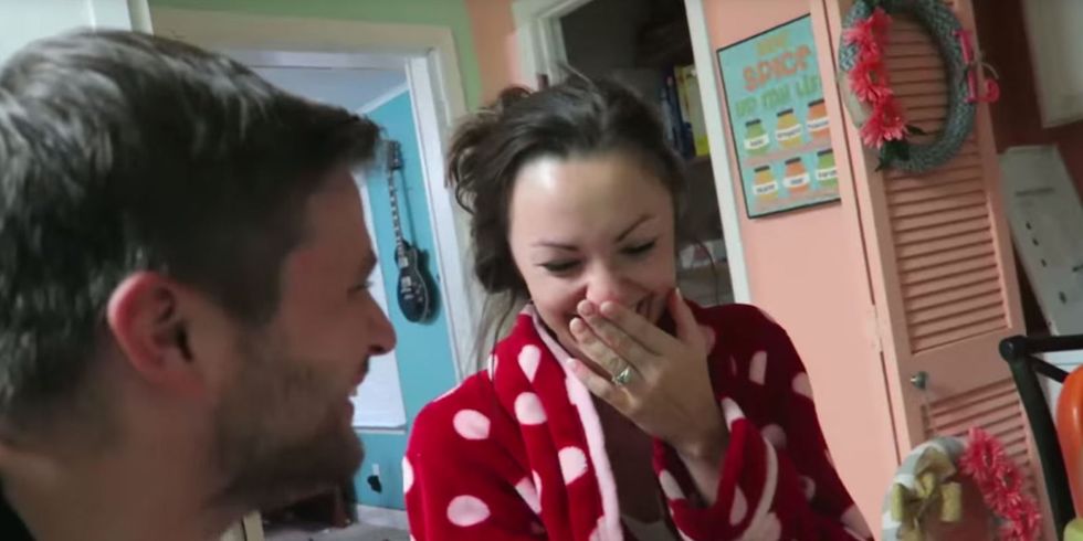 Watch This Husband Surprise Wife With The Announcement That Shes Pregnant 