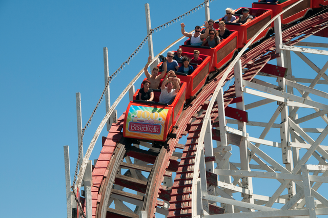 Teenage Lesbian Couple Violently Attacked for Kissing at Six Flags