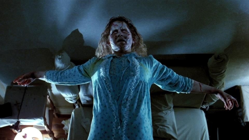 7 Super Scary Stories That Will Make You Wanna Sleep With All