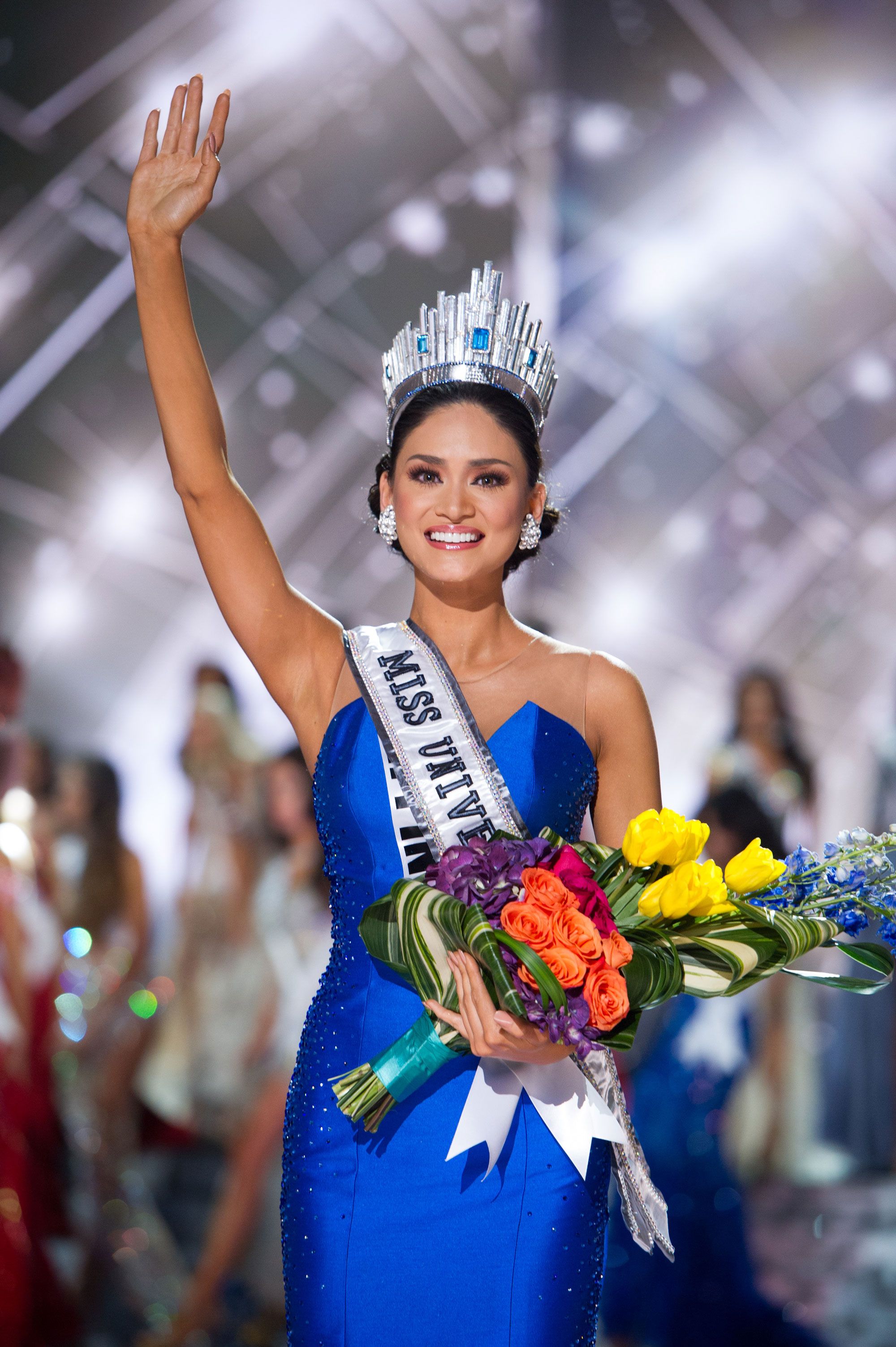 Pia wurtzbach outlet blue gown