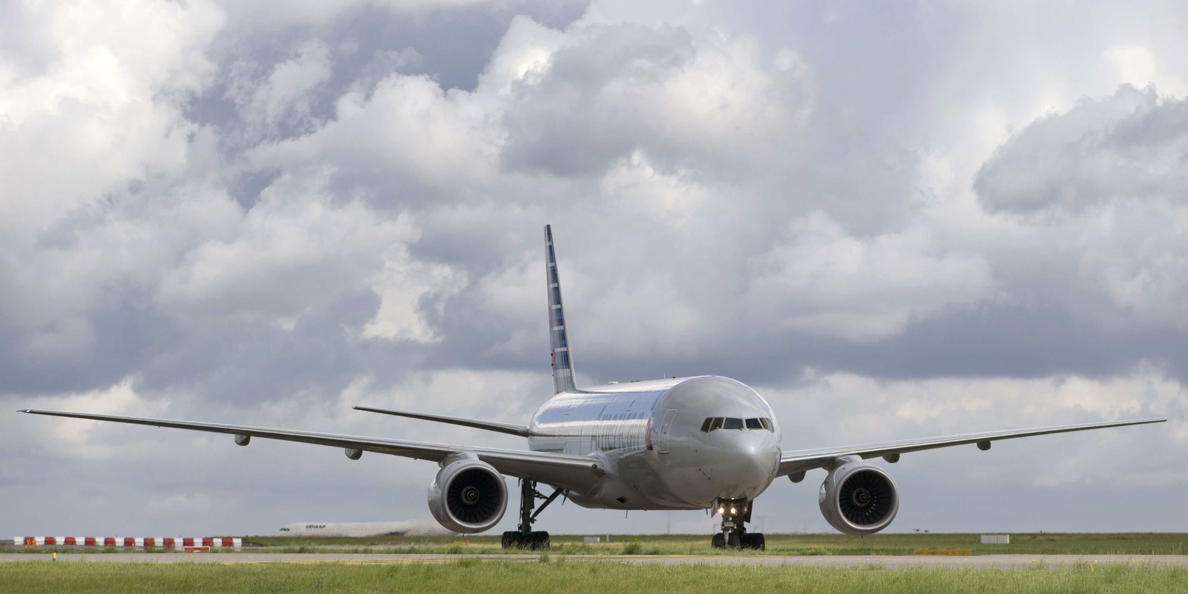 Severe Turbulence Injures Five - American Flight From New York To Miami