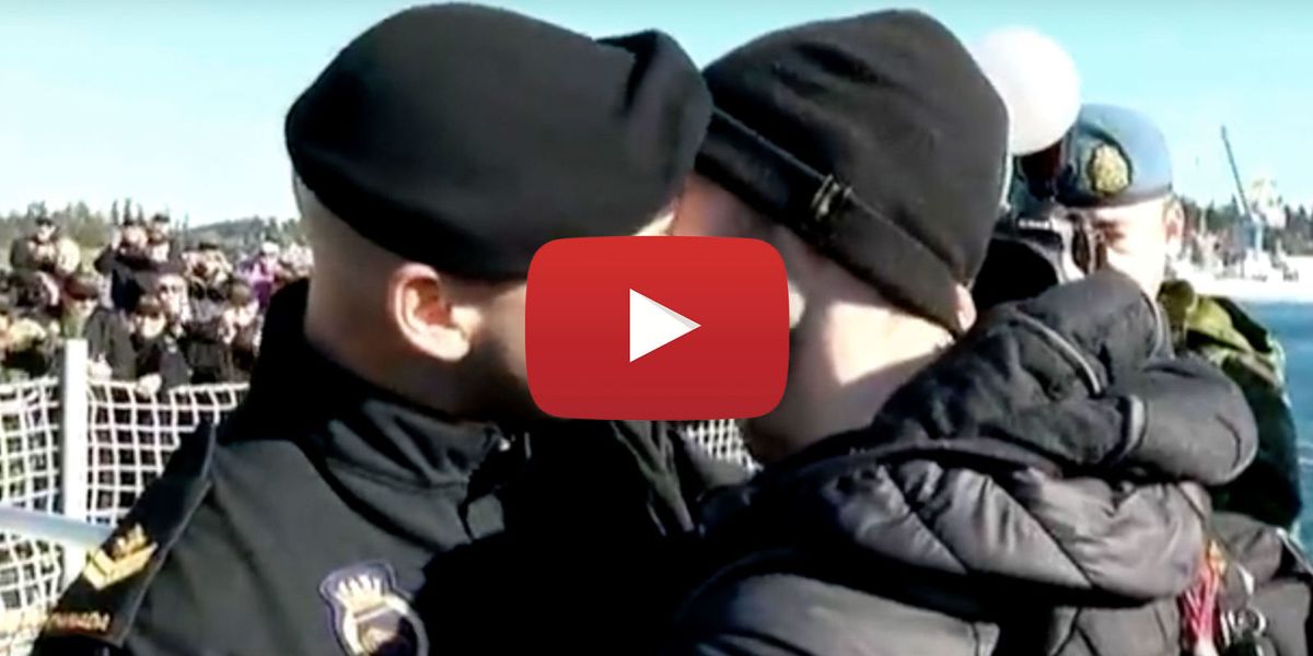 This Gorgeous Video Of A Kiss Between A Same Sex Military Couple Is Going Viral 1987