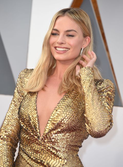 Margot Robbie In Gold Dvf Dress At The 2016 Oscars