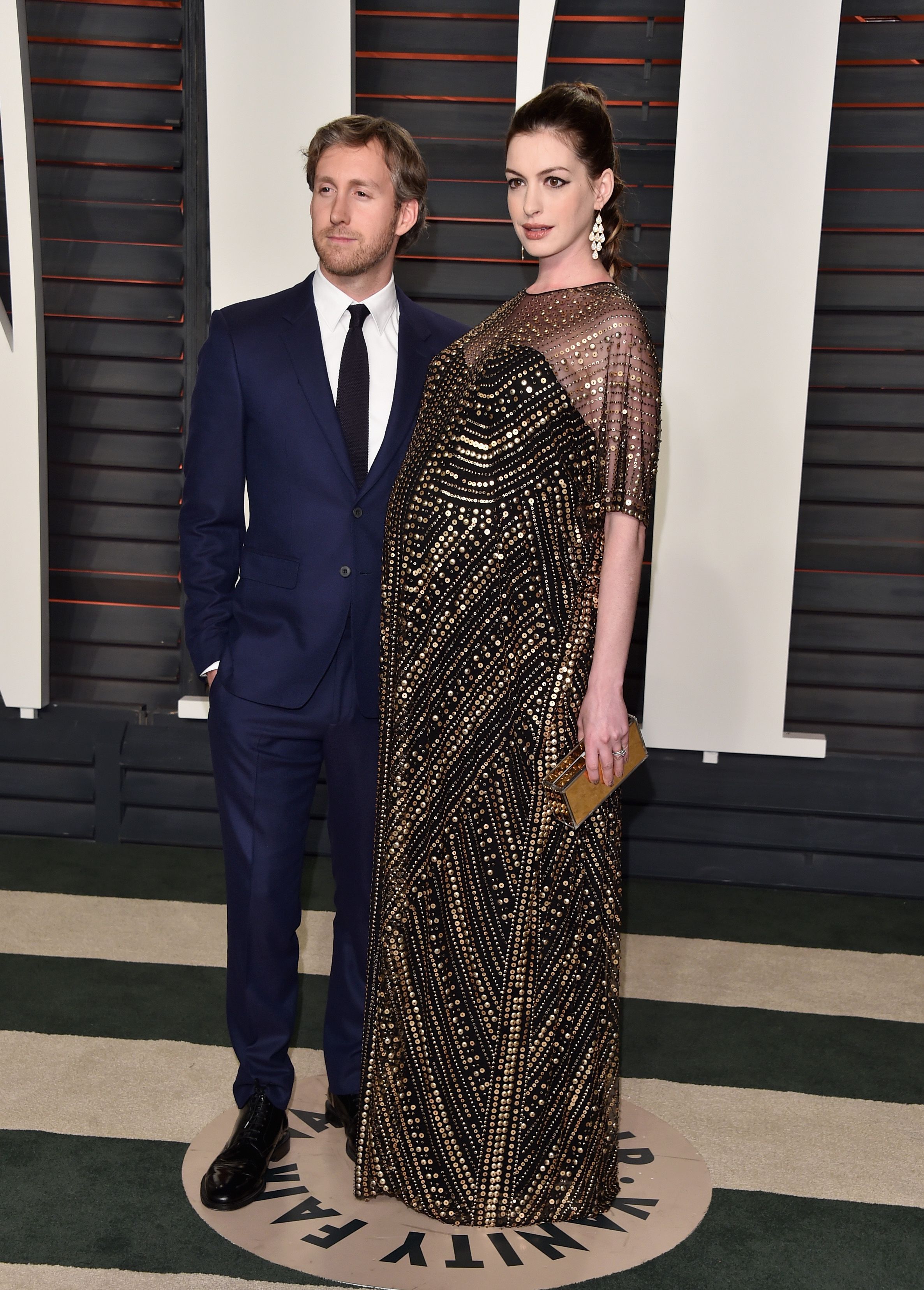 Anne Hathaway | Prada | 2013 Oscars | Celebrity inspired dresses, Oscar  dresses, Celebrity dresses