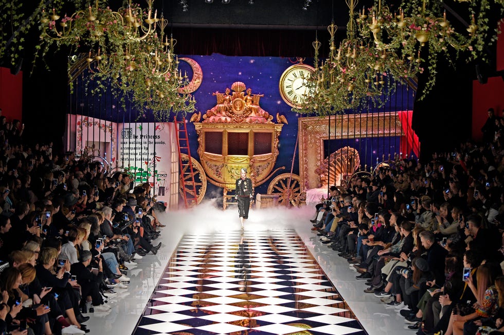 Dolce & Gabbana Literally Brought Disney Fairy Tales to Life on the Runway Dolce & Gabbana Literally Brought Disney Fairy Tales to Life on the Runway