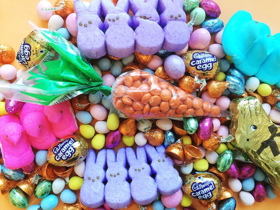 Sweetness, Confectionery, Colorfulness, Easter, Pebble, Collection, Candy, Easter egg, Food additive, 