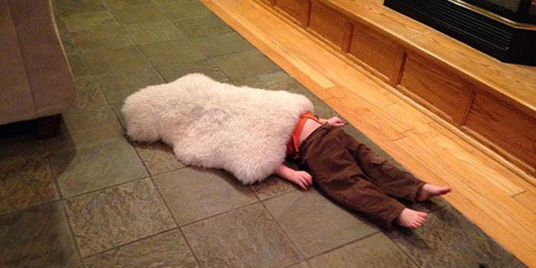 21 Hilarious Photos of Children Who are Terrible at Hide and Seek