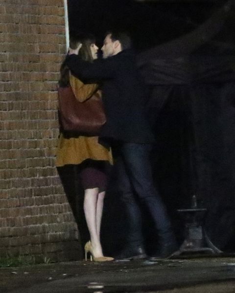 Fifty Shades Darker Set Photos Jamie Dornan And Dakota Johnson Kiss In An Alley On Fifty 