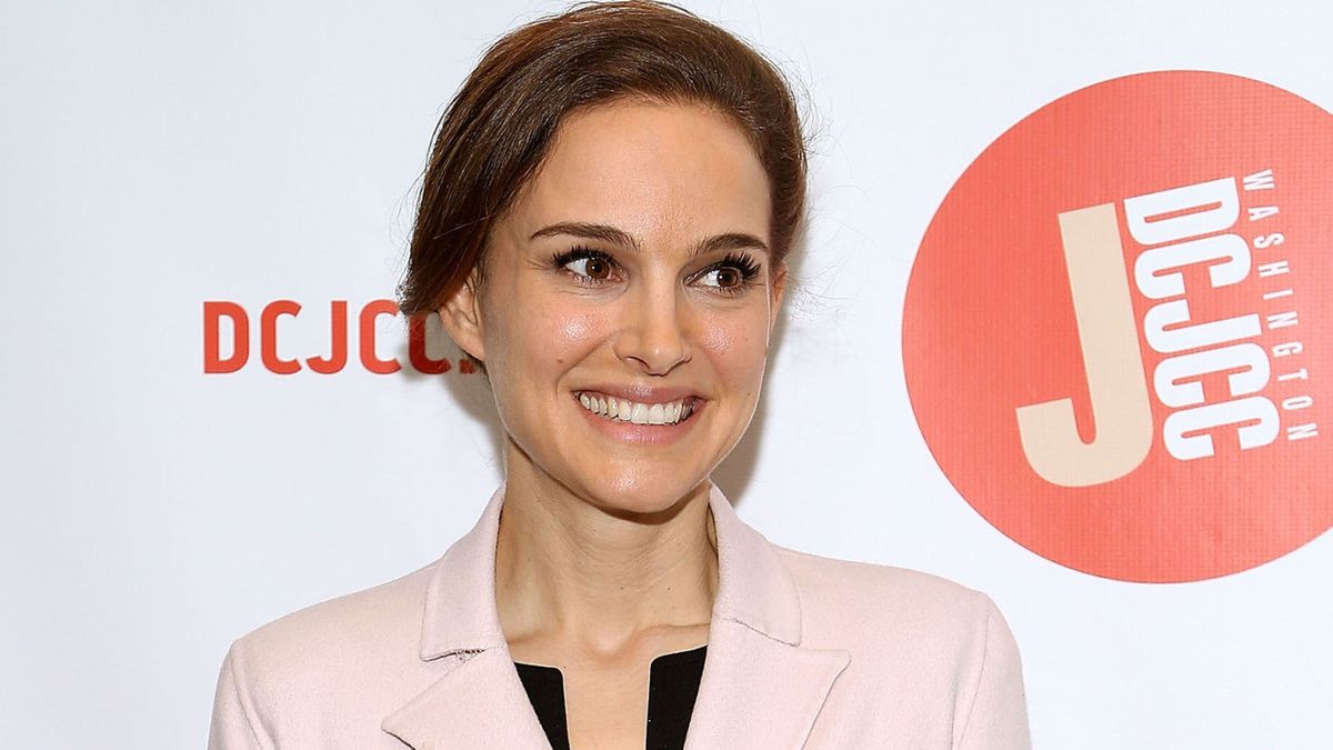 Natalie Portman Lookalike - Man Looked Exactly Like Natalie Portman When He  Was 13 Years Old