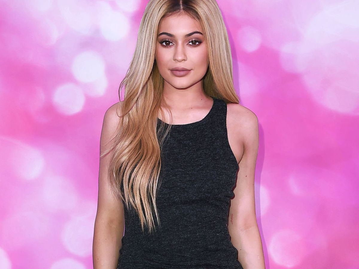 Kylie Jenner takes fans on a tour of her incredible accessories