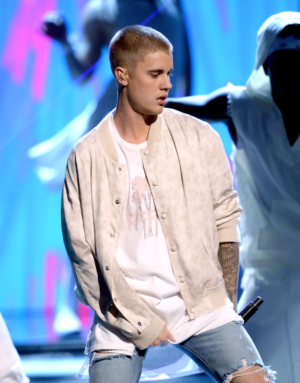 Justin Bieber Sings and "Sorry" at the 2016 Billboard Music Awards