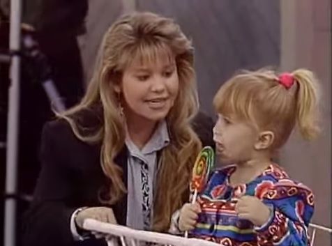 Olsen Twin Full House Looks - Michelle Tanner's Greatest Outfits