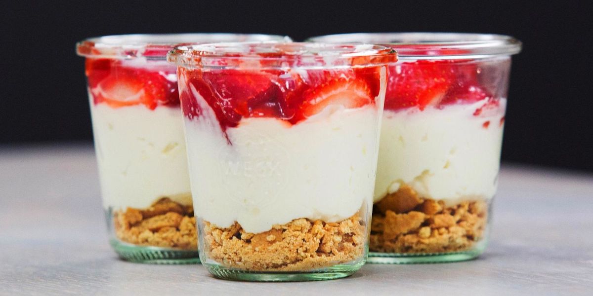 This No-Bake Cheesecake in a Jar Is the Lazy-Girl Dessert of Your Dreams