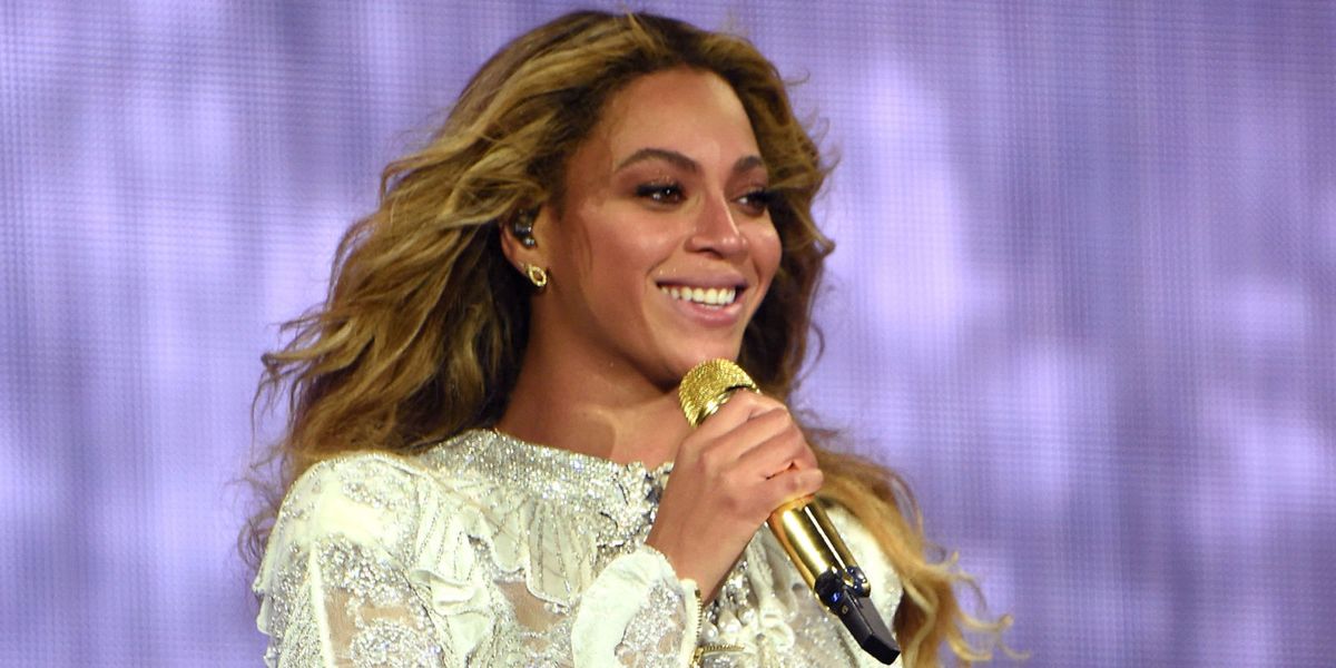 Beyoncé Pays Tribute to Orlando Victims During Formation World Tour