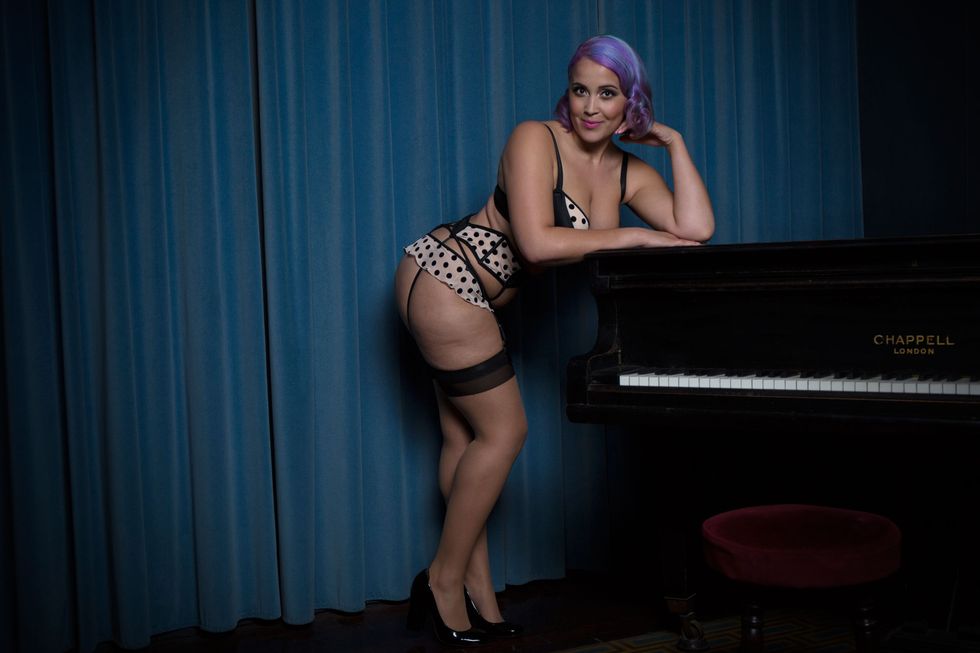 Musical instrument, Human leg, Joint, Keyboard, Thigh, Piano, Muscle, Knee, Neo-burlesque, Undergarment, 