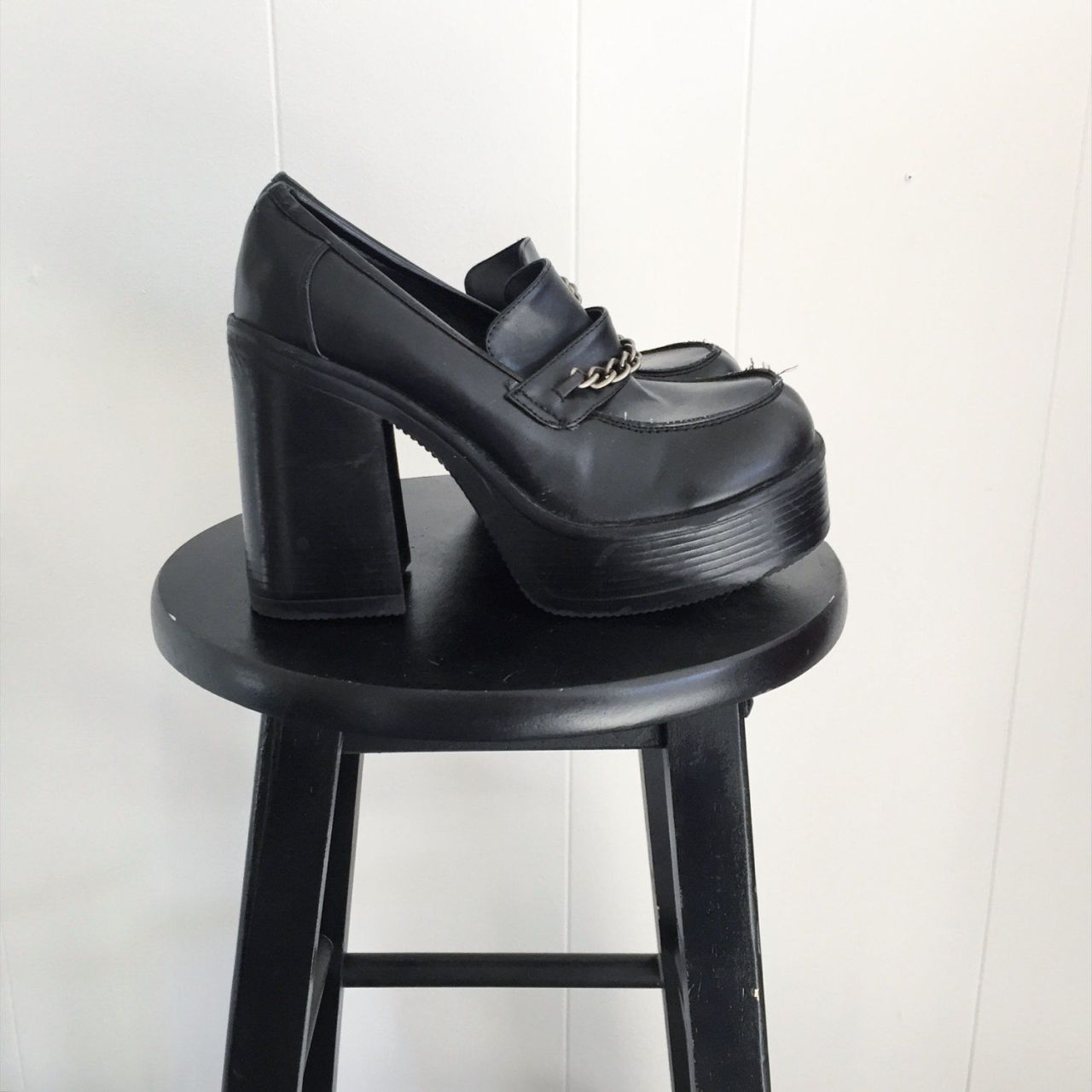 black 90s platform shoes
