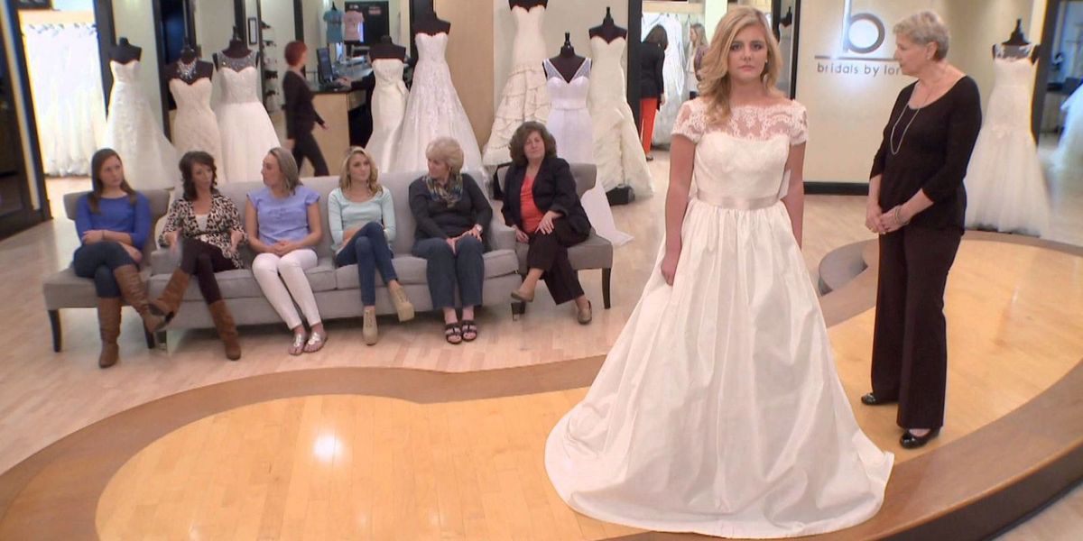 10 Mistakes Everyone Makes When Shopping for a Wedding Dress