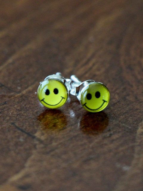 Yellow, Earrings, Jewellery, Fashion accessory, Body jewelry, Natural material, Craft, Circle, Jewelry making, Creative arts, 