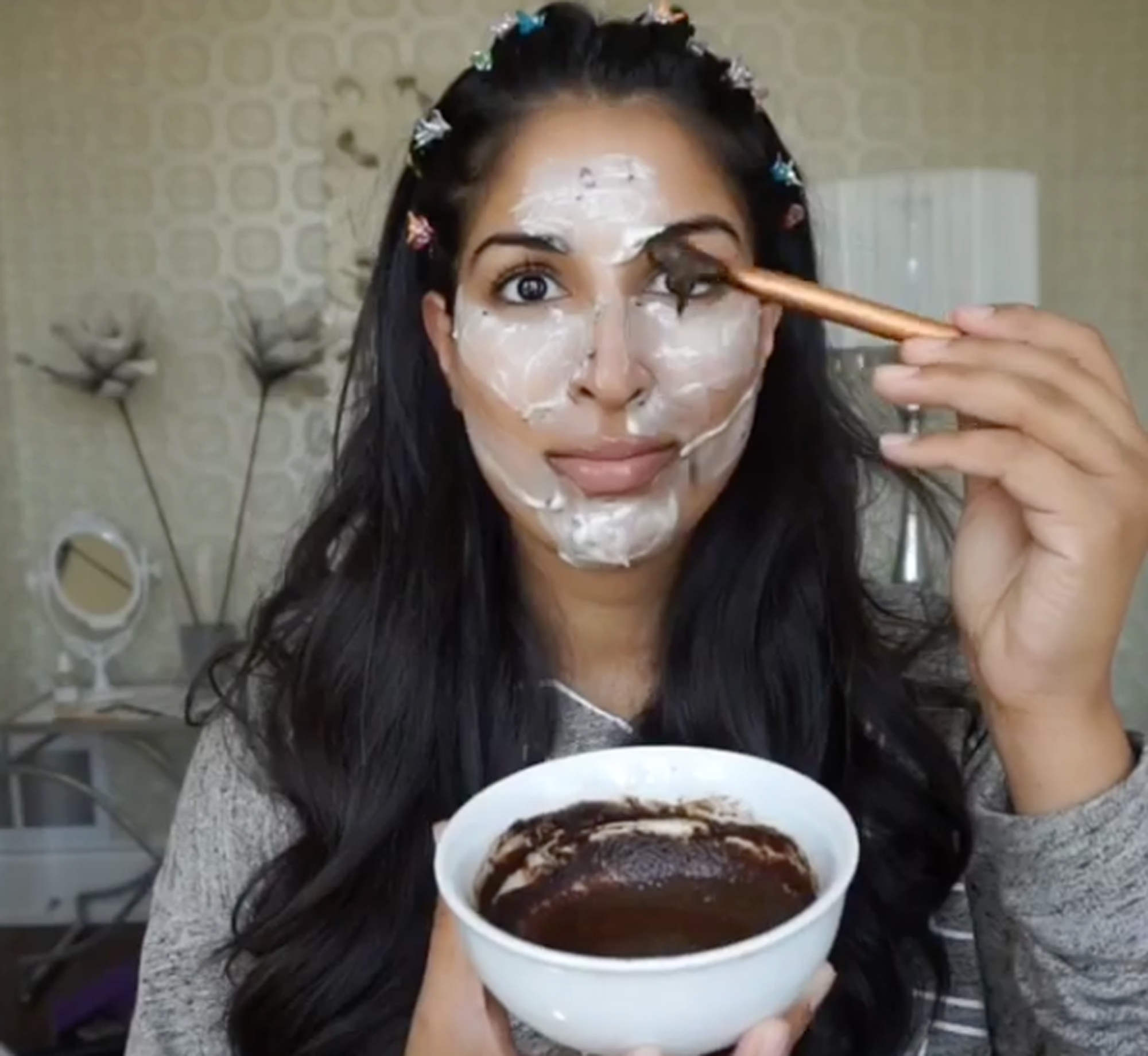 Watch This Beauty Blogger Contour Her Face Using No Makeup hq pic