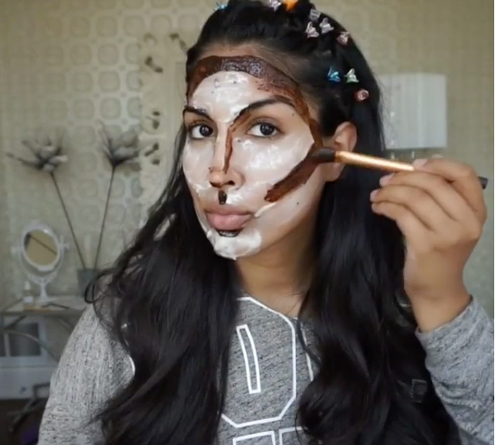Contouring and highlighting: it's not just for faces. Same bra
