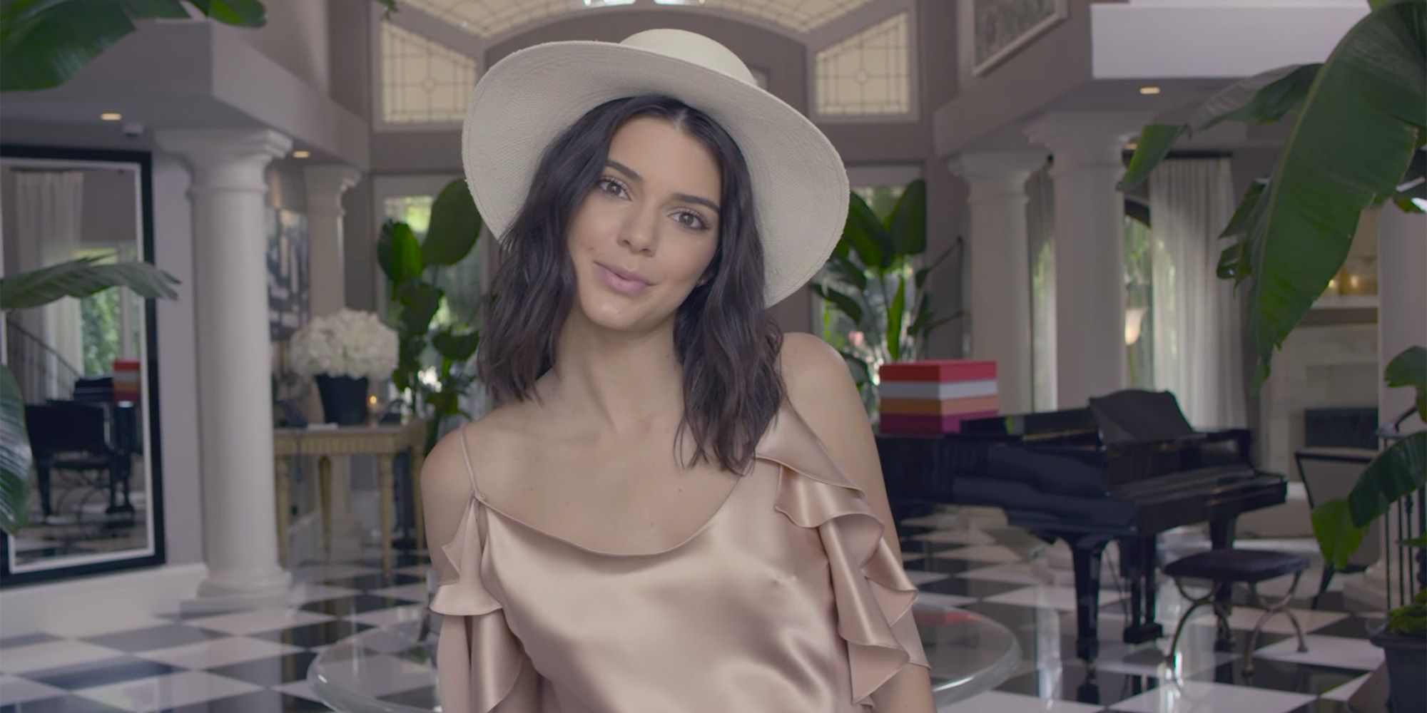 Watch Kendall Jenner Make Bird Noises For Vogue Kendall