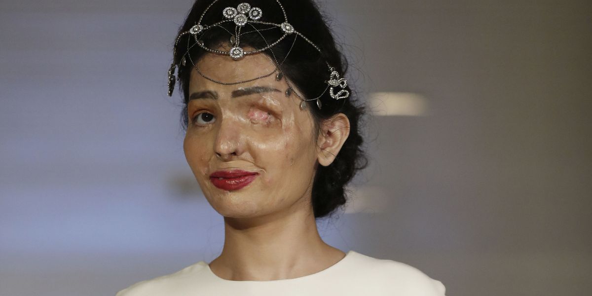 Acid Attack Survivor Reshma Qureshi Slays The New York Fashion Week Runway 9847