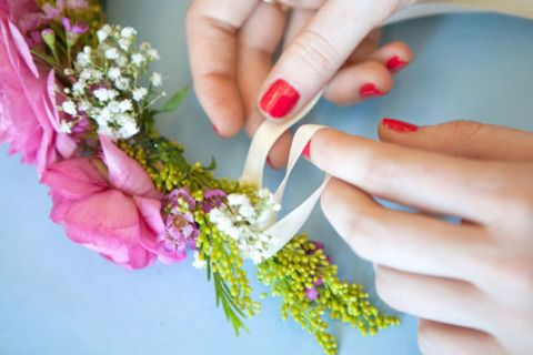Finger, Petal, Nail, Flower, Bouquet, Pink, Cut flowers, Nail polish, Nail care, Manicure, 