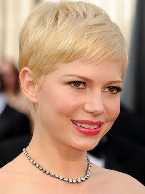 Oscars 2012 Red Carpet Photos - Academy Awards 2012 Hair and Accessories