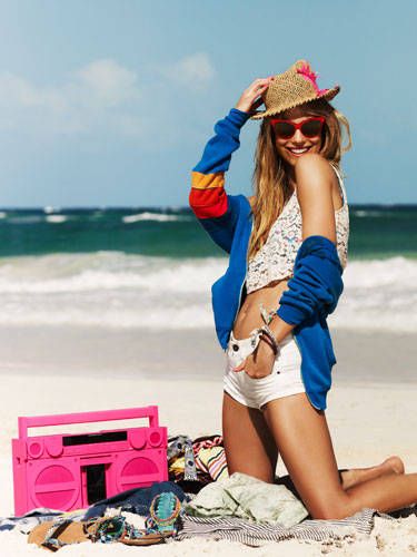 Eyewear, Sunglasses, Summer, Beach, Hat, Holiday, Fashion accessory, Sand, Vacation, Costume accessory, 