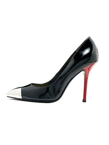 Footwear, Basic pump, Black, High heels, Beige, Court shoe, Sandal, Leather, Dress shoe, Foot, 