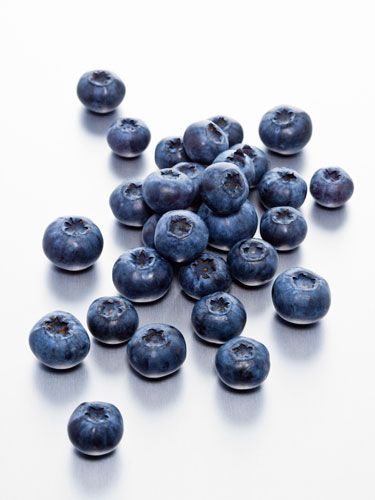 Research suggests that blueberries (which have super high antioxidant levels) reduce fat storage in the stomach—mix a cup of them into your Greek yogurt.