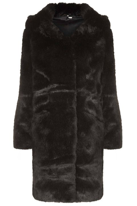 Sleeve, Textile, Outerwear, Natural material, Fashion, Black, Woolen, Wool, Fur, Fur clothing, 