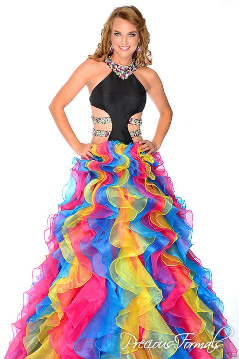 Truly Terrifying Prom Dresses You Need to See Now