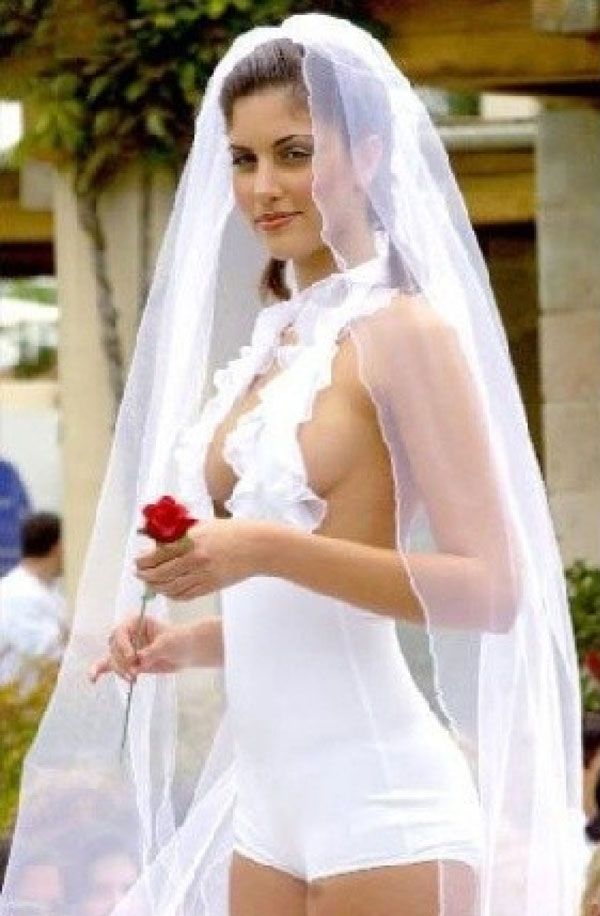 wedding dress that made guests uncomfortable