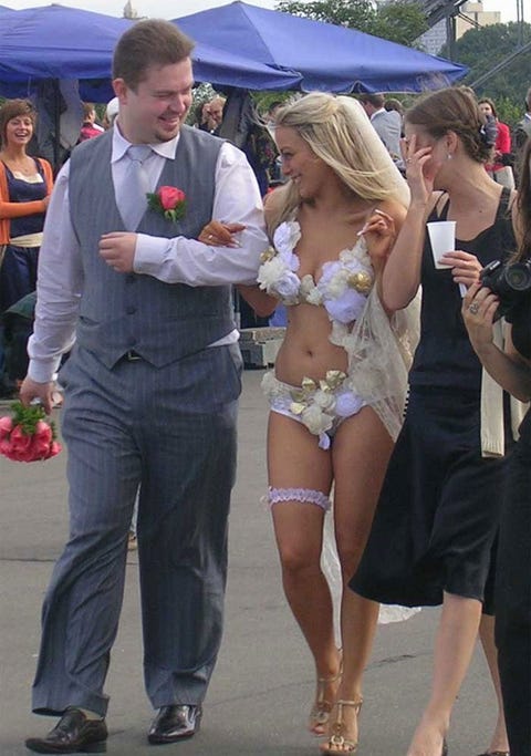 24 Shockingly Naked Wedding Looks You Won T Believe Actually Exist