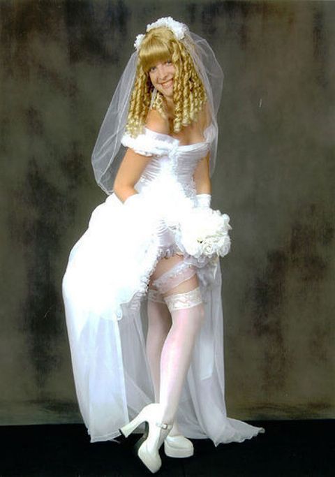 24 Shockingly Naked Wedding Looks You Wont Believe Actually Exist