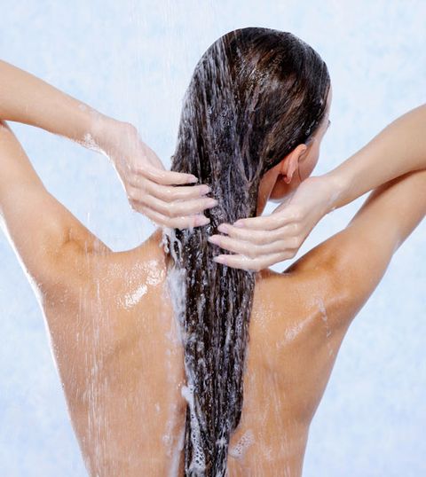 Hairstyle, Skin, Shoulder, Joint, Liquid, Fluid, Summer, Muscle, People in nature, Bathing,