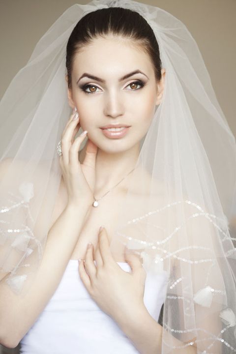 Finger, Bridal clothing, Skin, Forehead, Bridal veil, Veil, Eyebrow, Photograph, Bridal accessory, Bride, 