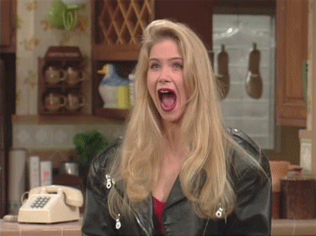 77108-kelly-bundy-screaming-gif-QqHS.gif