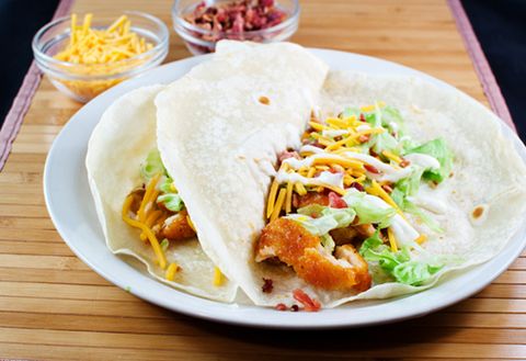 Food, Cuisine, Korean taco, Dish, Tableware, Taco, Plate, Corn tortilla, Recipe, Meal, 